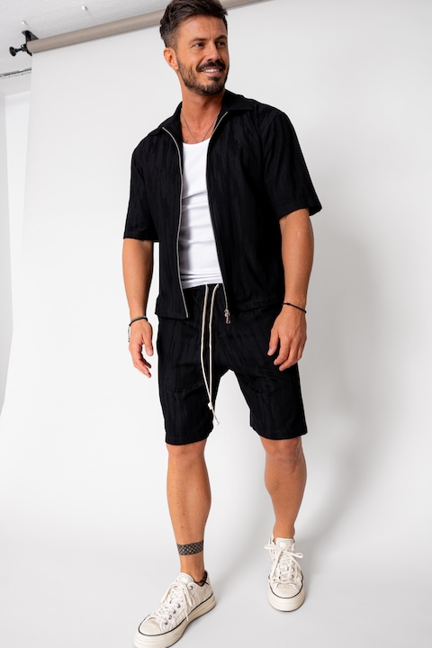 Trening Barbati uFIT - Set Jacheta maneca scurta cu fermoar si pantalon scurt Black 16569