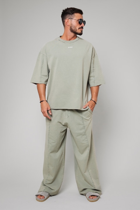 Trening Barbati uFIT - Set de pantaloni lungi si tricou supradimensionat- 2 piese